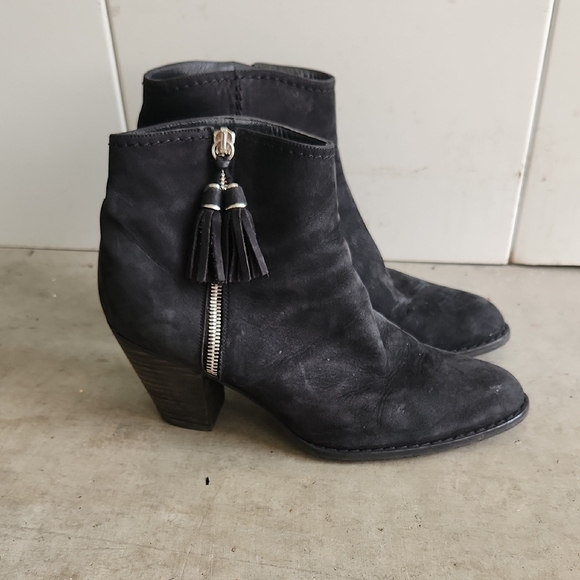 Stewart Weitzman Black Suede Ankle Boots with Tassel Zipper, Chunky Heel Sz 9 - Picture 1 of 9